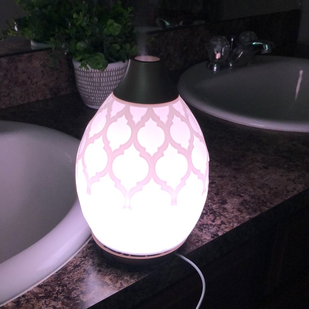 Essential oil diffuser